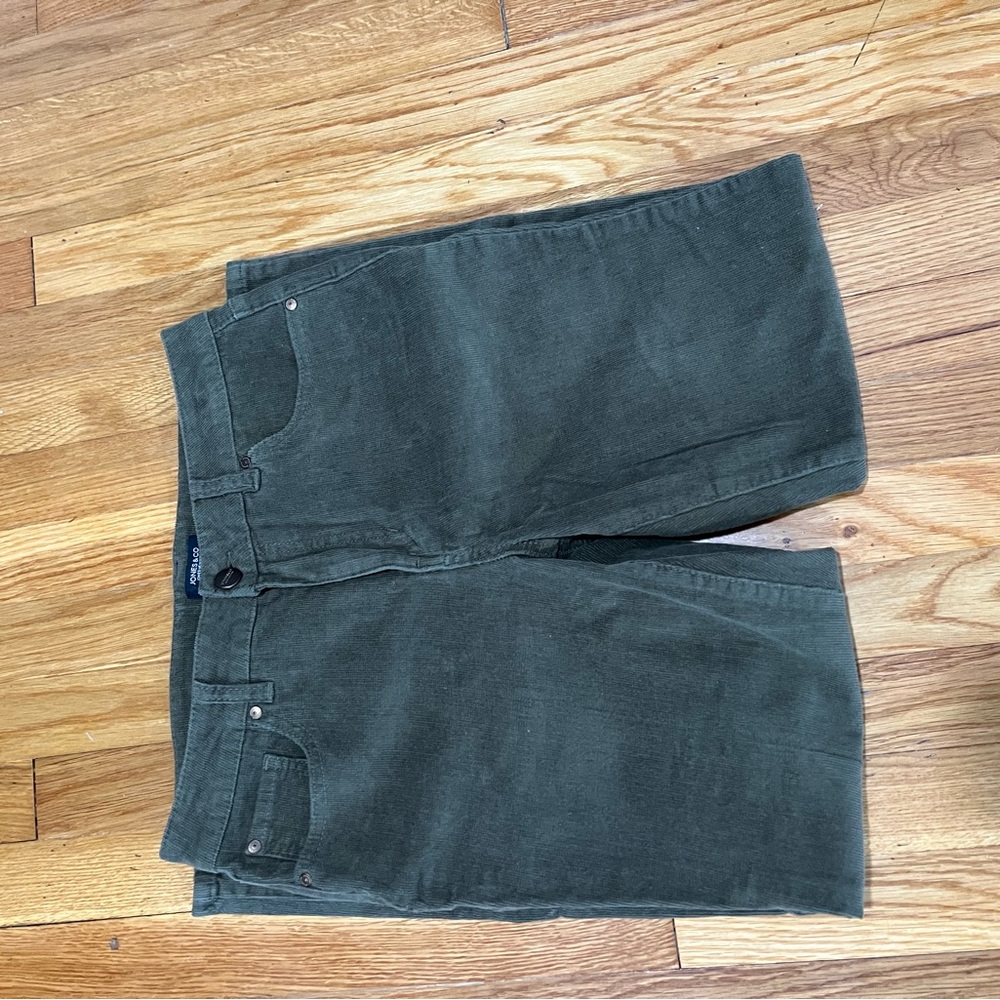 Jones & Co Straight Leg High Waist Green Corduroy Pant